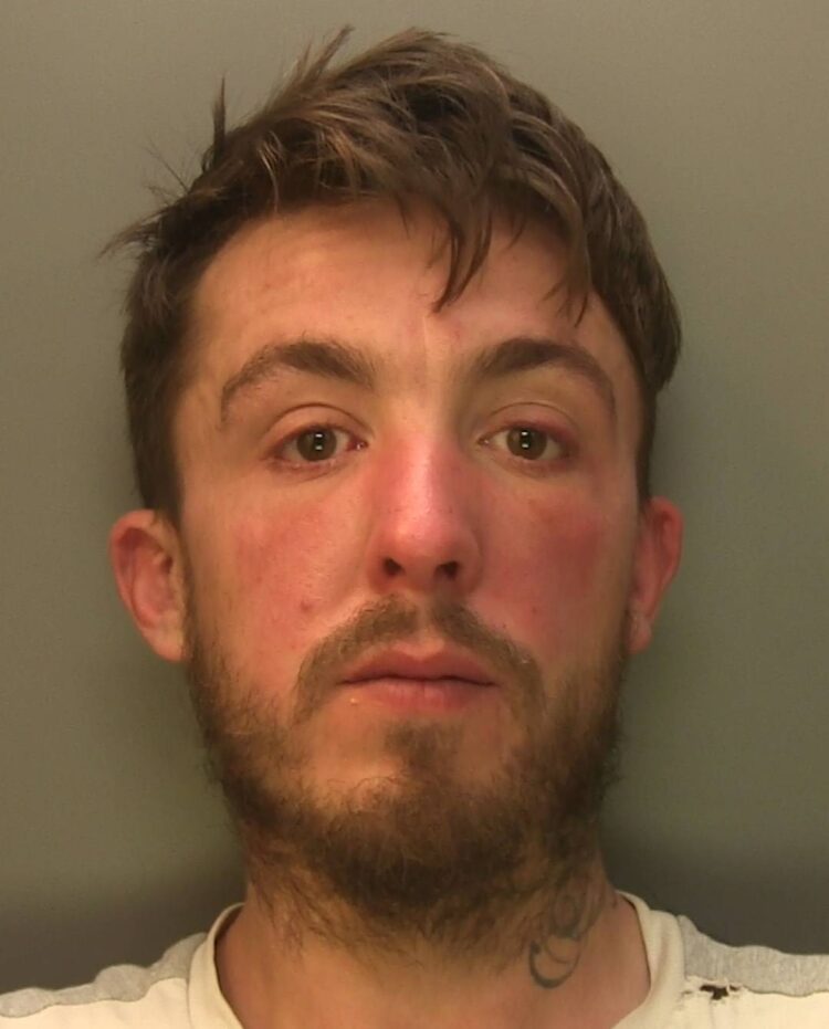 Police hunt wanted man with Brighton links – Brighton and Hove News